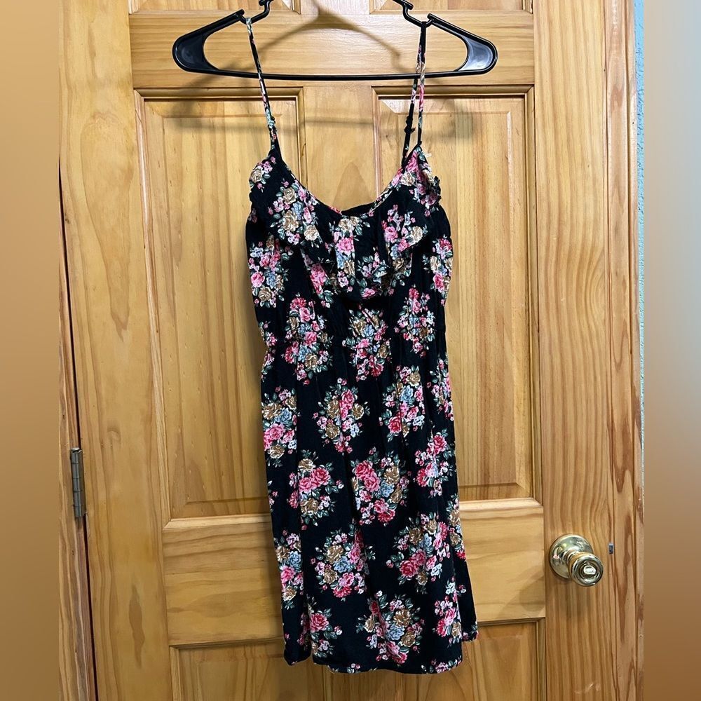 Gorgeous Rue21 floral mini dress size M